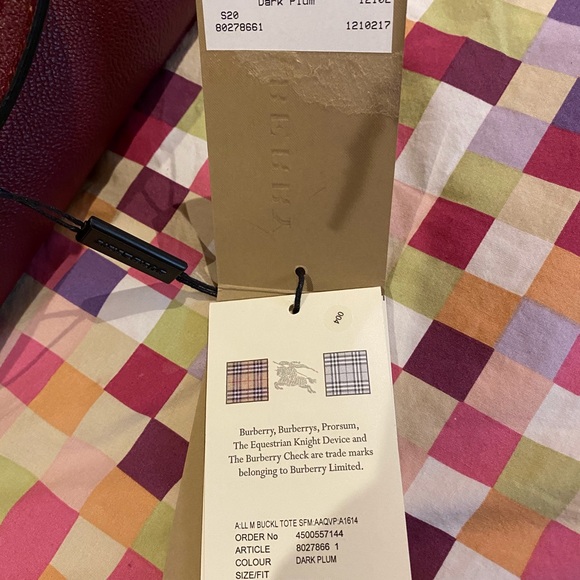 Burberry - Picture 4 of 10